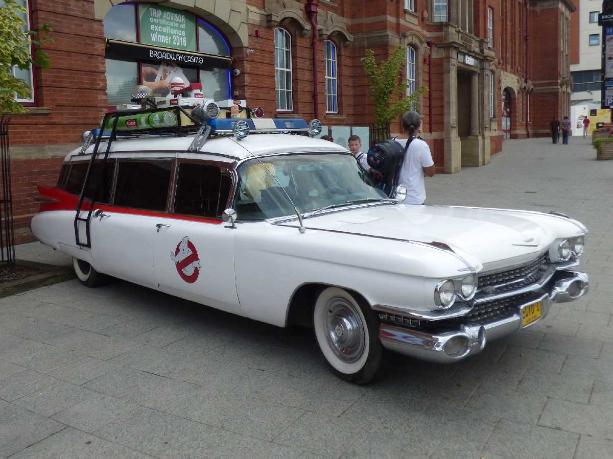Ecto 1 from Ghostbusters at Broadway Plaza